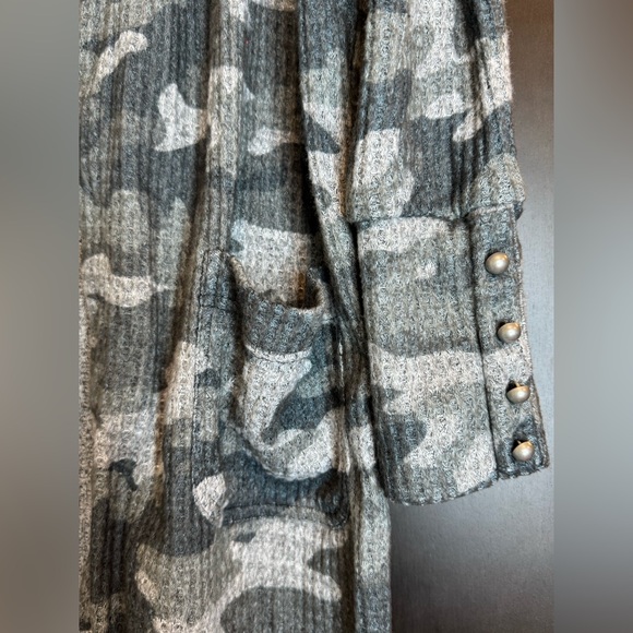 NWT FRENCH LAUNDRY Gray Camo Open Cardigan - Picture 2 of 8